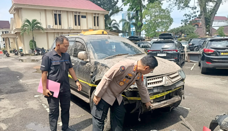 Mobil Pajero yang menabrak pagar Mapolda Jambi sudah diamankan | pld