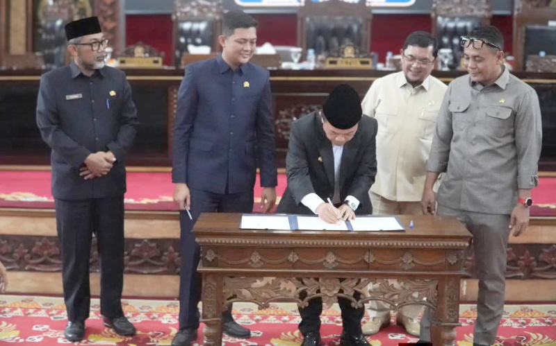 Pemerintah Provinsi Jambi di bawah kepemimpinan Gubernur Al Haris mendukung penuh penetapan empat rancangan peraturan daerah (ranperda) inisiatif DPRD Provinsi Jambi | erit sutriedi