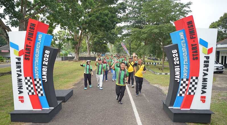 Raut ceria dan penuh semangat terpancar dari para peserta saat mencapai garis finish usai menempuh rute 2 kilometer, menandai antusiasme yang terjaga sepanjang Fun Walk “Sehat Bersama” PEP Jambi | dia