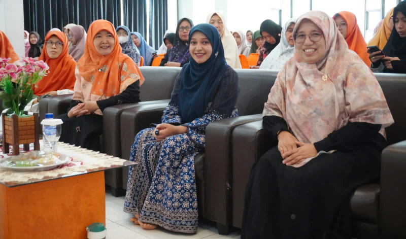 Bipeka DPD PKS Kota Jambi meluncurkan Forum Ayah dan Sekolah Keluarga, di Graha Sejahtera Lantai 2, Kota Jambi, Ahad, 8 Februari 2026.