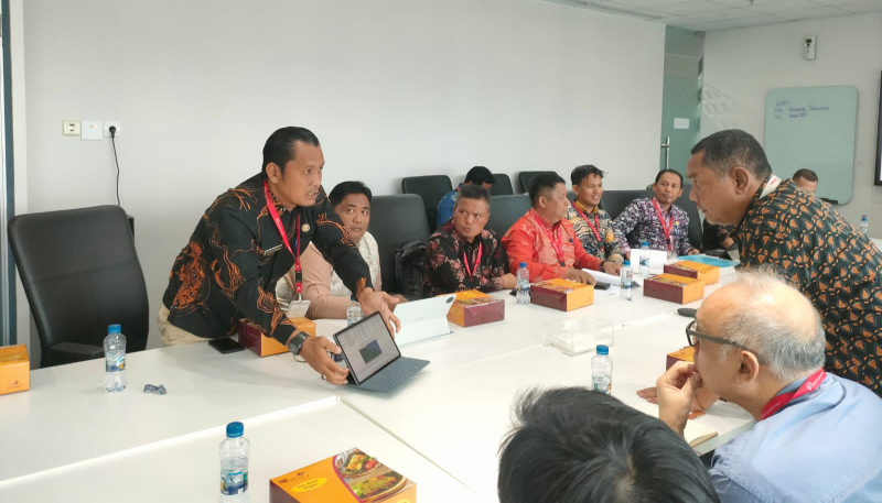 Kepala Dinas Komunikasi dan Informatika Tanjung Jabung Timur, Fajar Alamsyah, melakukan langkah proaktif demi mengentaskan wilayah blank spot.