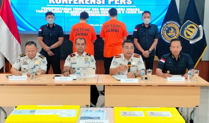Imigrasi Jambi mengamankan dua warga Yaman, FAM dan AHM, yang diduga berupaya memperoleh dokumen perjalanan Republik Indonesia | asa