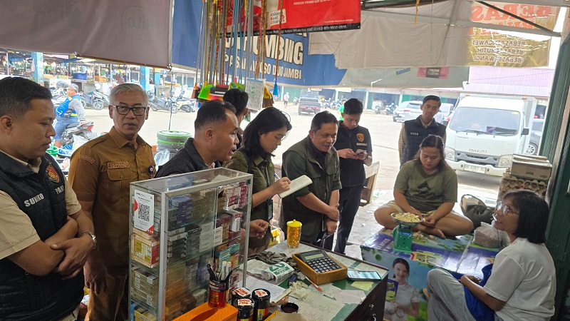 Pengecekan harga dan ketersediaan bahan pokok, di Pasar Tradisional Angso Duo, Kota Jambi, Selasa 3 Februari 2026 | dia