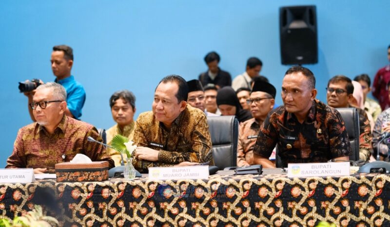 Bupati Muaro Jambi, Bambang Bayu Suseno (BBS), menghadiri kunjungan kerja reses Komisi II DPR RI di Provinsi Jambi, Jumat | dki-mj
