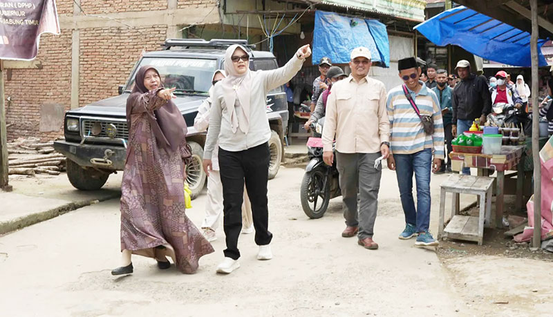 Bupati Tanjung Jabung Timur, Dillah Hikmah Sari, bersama Wakil Bupati Muslimin Tanja melakukan inspeksi ke sejumlah proyek pembangunan di Kecamatan Sadu | dki-tjt