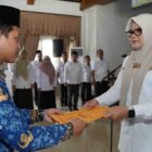 Bupati Tanjabtim, Dillah Hikmah Sari, mengambil sumpah 67 PNS baru, Rabu 11 Maret 2026 | dki-tjt
