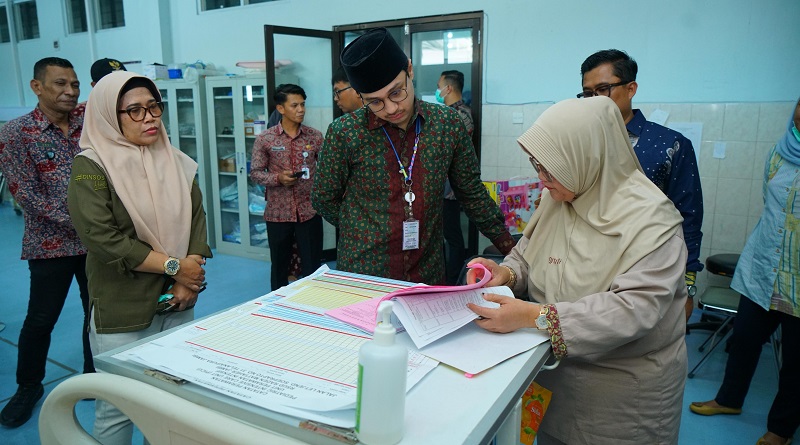 Diza Hazra Aljosha membesuk anak berusia 4 tahun yang sedang berjuang melawan penyakit leukemia | dki-kj 