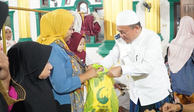 Gubernur Jambi, Al Haris, Safari Ramadan di Dusun Empelu, Kecamatan Tanah Sepenggal, Kabupaten Bungo, Minggu malam | harun al rasyid