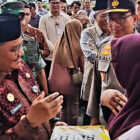 Wali Kota Jambi, Maulana, pada kegiatan Gerakan Pangan Murah, di kawasan Tugu Keris, Jumat | gjj