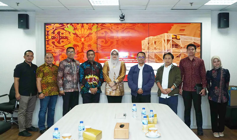 Bupati Tanjung Jabung Timur, Dillah Hikmah Sari, mendatangi kantor Kementerian Pekerjaan Umum, membahas pemindahan Pasar Mayang Mangurai | dki-tjt