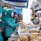 Ketua TP PKK Provinsi Jambi, Hesnidar Haris, pada kegiatan Pasar Murah Ramadan 1447 H, dirangkaikan dengan HKG PKK ke-54, di Sekretariat TP PKK Provinsi Jambi, Selasa | patra