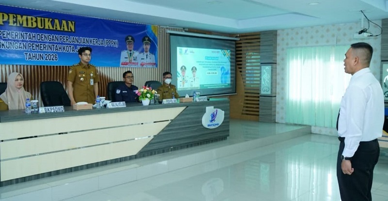 Wakil Wali Kota Jambi, Diza Hazra Aljosha, membuka orientasi penguatan kapasitas PPPK, di Gedung Diklat BKPSDM Kota Jambi, Selasa | gjj