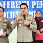 Kapolda Jambi, Irjen Pol Krisno Halomoan Siregar, memberi penjelasan terkait penangkapan Alung, Kamis | pld