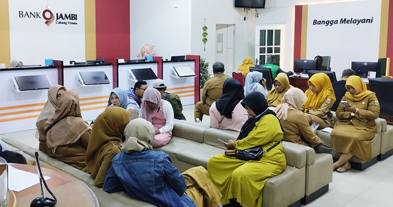 Bank Jambi mengatur jadwal operasionalnya di masa libur panjang Idul Fitri 1447 Hijriah untuk kepuasan nasabah | bj
