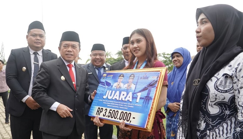 Gubernur Jambi memimpin upacara peringatan Hari Otonomi Daerah ke-XXX, dan Hari Pendidikan Nasional 2026, di Kabupaten Bungo, Senin | erit sutriedi