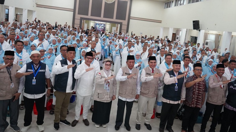 Abdullah Sani melepas 444 Jemaah Calon Haji (JCH) Kloter BTH 20 ke Tanah Suci, Rabu malam | novri