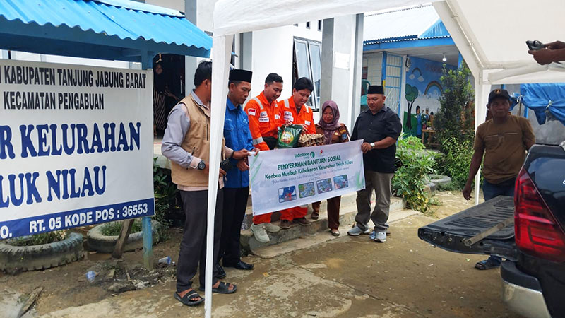 SKK Migas - Jadestone Energy (Lemang) Pte Ltd memberi bantuan sembako kepada korban kebakaran di Teluk Nilau, Tanjung Jabung Barat | singgih