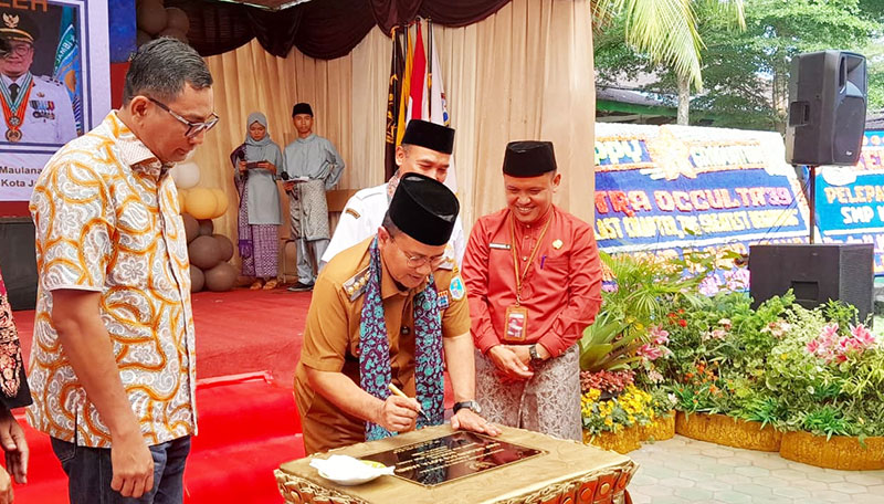 Wali Kota Jambi, Maulana, meresmikan pendopo SMP Negeri 16 Kota Jambi, Rabu | gjj
