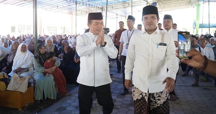 Gubernur Jambi, Al Haris, menghadiri Haul ke-1 Almaghfurlah Abah KH M Rouyani Jamil, dan Haflah Akhirussanah, di Pondok Pesantren Irsyadul Ibad, Kabupaten Batang Hari, Kamis | erit sutredi/kominfo