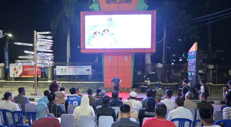 Pemkot Jambi resmi meluncurkan program CCTV RT, di kawasan Tugu Keris Siginjai, Kota Jambi, Jumat malam | eo