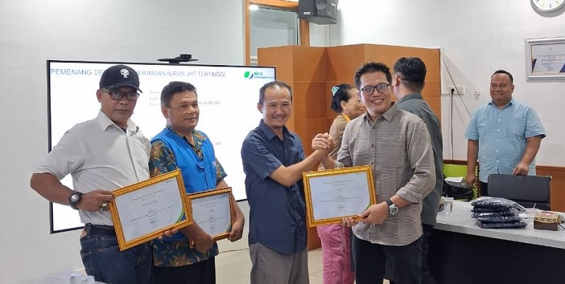 BPJS Ketenagakerjaan Cabang Jambi menyelenggarakan sosialisasi implementasi onboarding mekanisme pendaftaran baru lewat aplikasi digital Perisai, di ruang rapat Kantor BPJS Ketenagakerjaan Jambi | foto : humas bpjstk